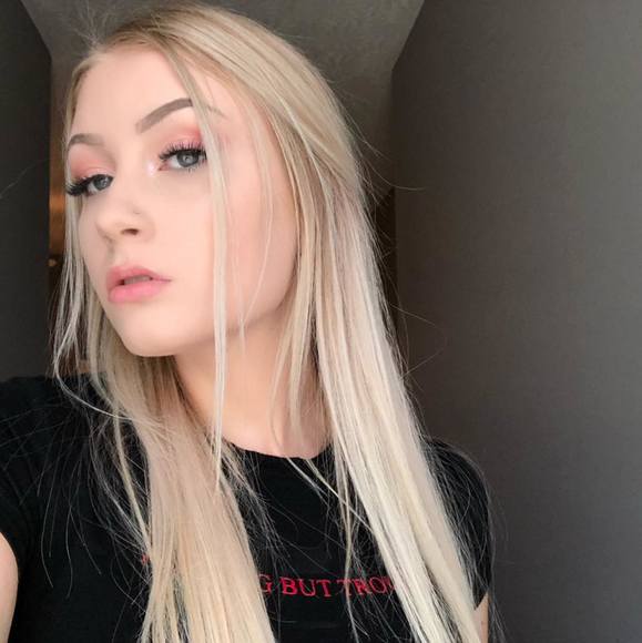 Meet your Posher, Michaela - Picture 1 of 1